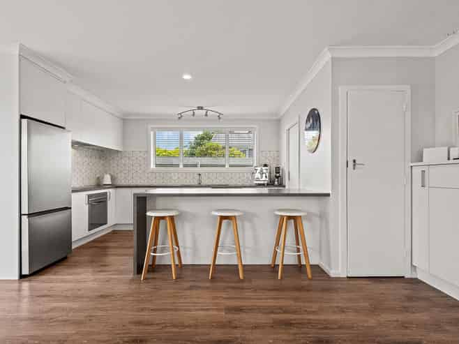 6 Cotswold Avenue, Bishopdale