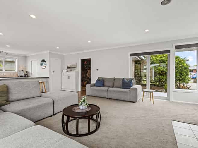 6 Cotswold Avenue, Bishopdale