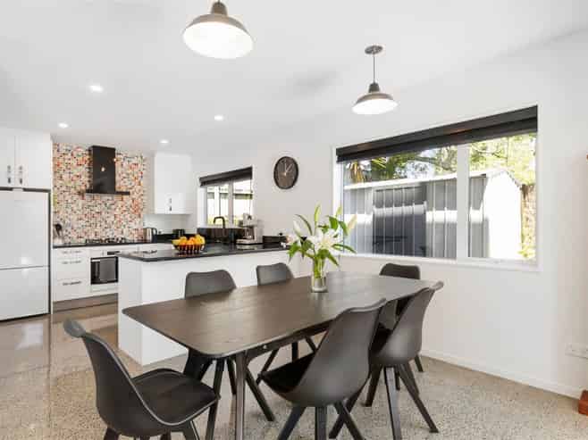 83 Fernhill Way, Oteha