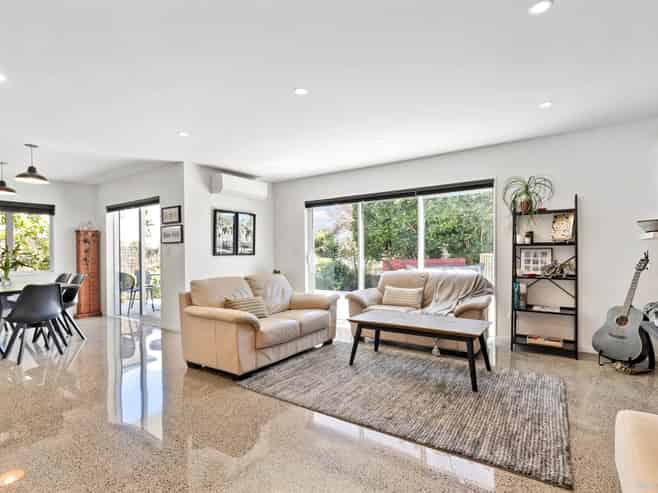 83 Fernhill Way, Oteha