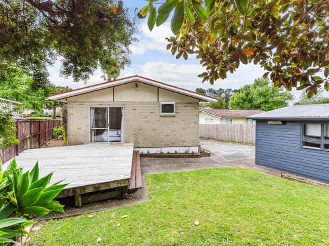 16 Staincross Street, Green Bay