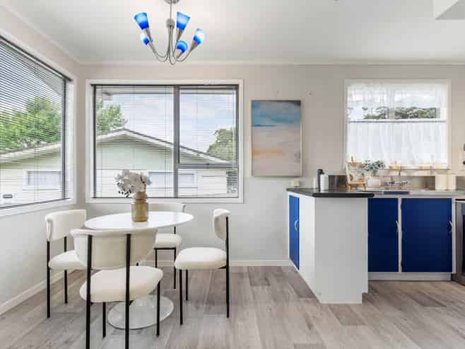 16 Staincross Street, Green Bay