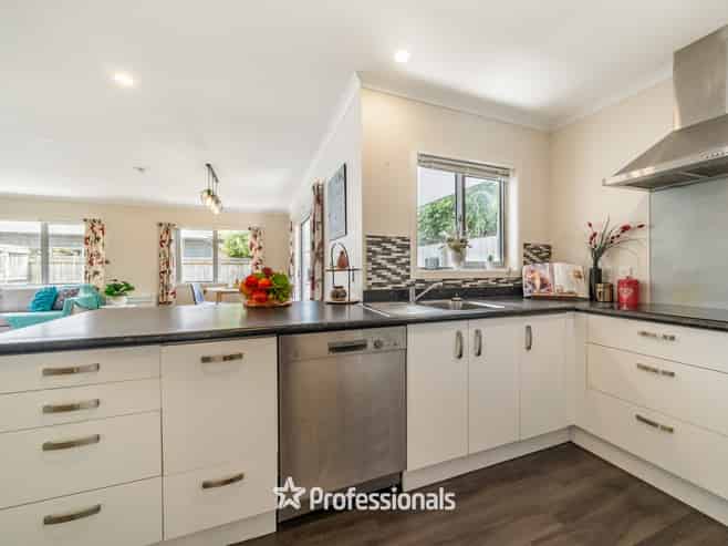 15 Te Toru Street, Taita