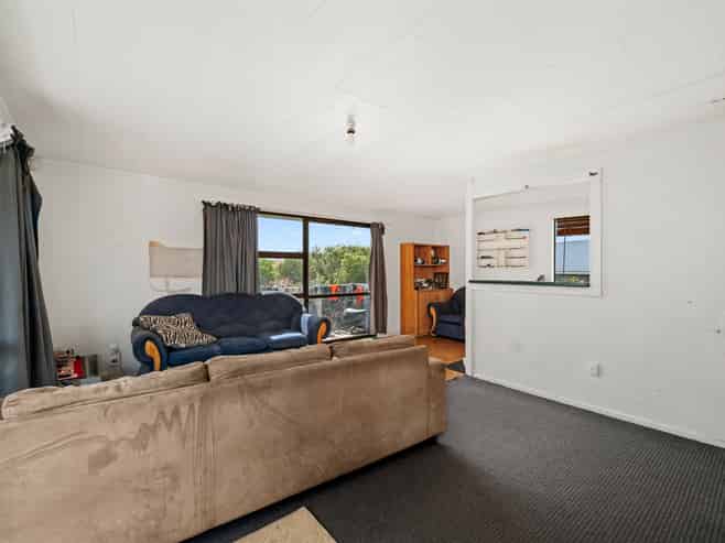 12 Crystal Place, Pukehangi