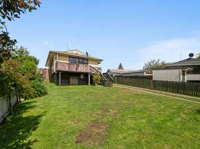 12 Crystal Place, Pukehangi