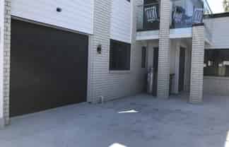 8B Cambridge Road, Manurewa