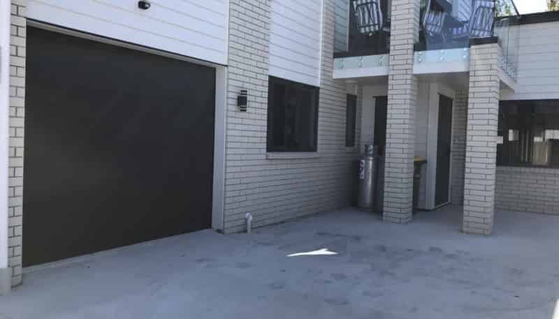 8B Cambridge Road, Manurewa