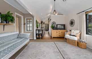 38A Robinson Avenue, Holdens Bay