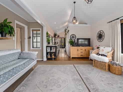 38A Robinson Avenue, Holdens Bay