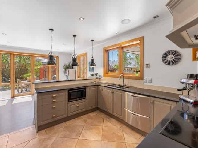 9 Henridge Place, Avonhead