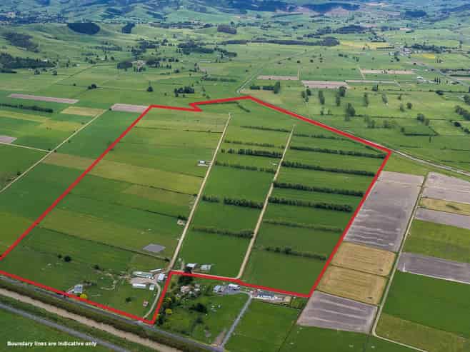 108 Canal West Road, Waitakaruru