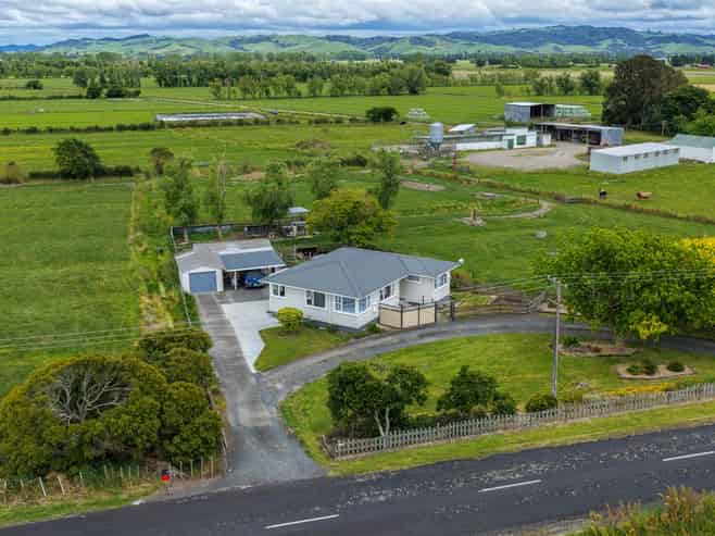 108 Canal West Road, Waitakaruru