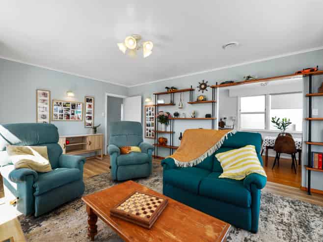 8 Karina Crescent, Redwoodtown