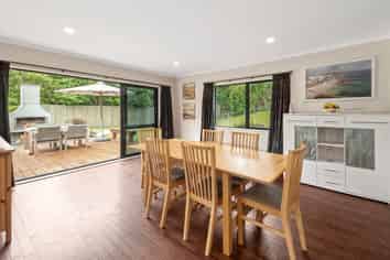 9 Ascot Vale, Tikitere