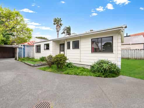 1A Miller Road, Mangere Bridge