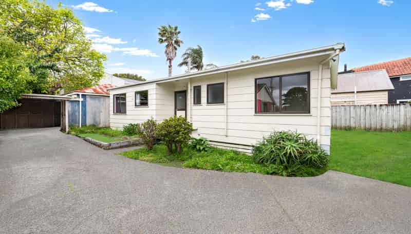 1A Miller Road, Mangere Bridge