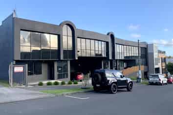 Versatile Grey Lynn workspace