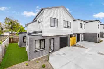 16D Olive Crescent, Papatoetoe