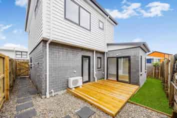 16D Olive Crescent, Papatoetoe