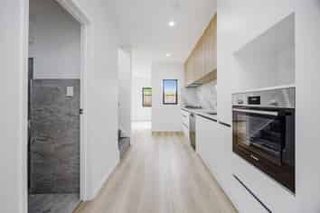 16D Olive Crescent, Papatoetoe