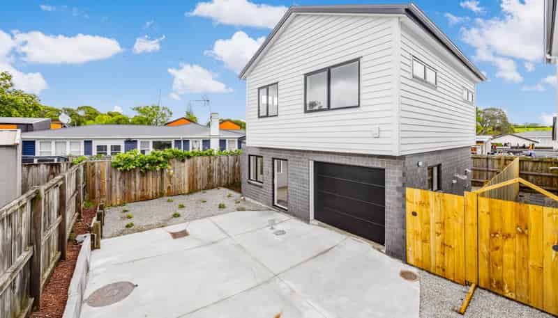 16D Olive Crescent, Papatoetoe