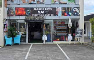 Stunning Retail Showroom in Great Central Location.