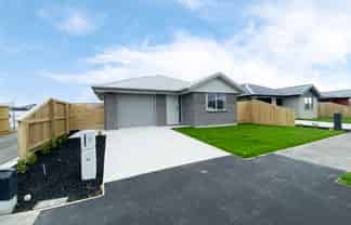 8 Harry Manship Crescent, Halswell