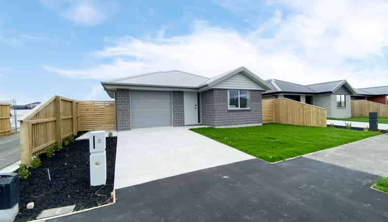 8 Harry Manship Crescent, Halswell