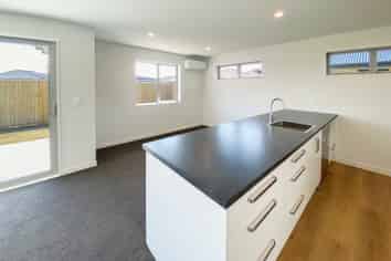 8 Harry Manship Crescent, Halswell