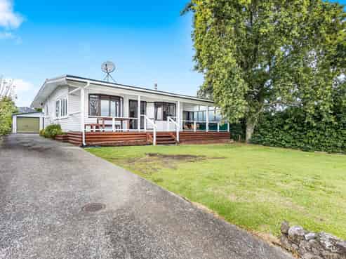 2/42 Kiwi Esplanade, Mangere Bridge