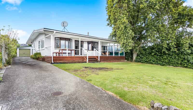 2/42 Kiwi Esplanade, Mangere Bridge