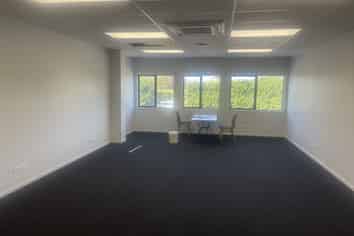 High-quality tilt slab freehold opportunity