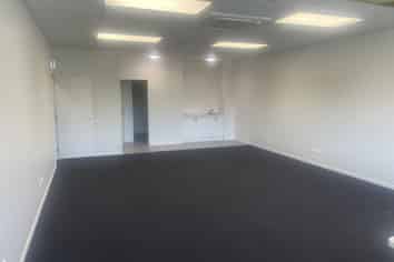 High-quality tilt slab freehold opportunity