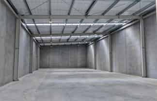 High-quality tilt slab freehold opportunity