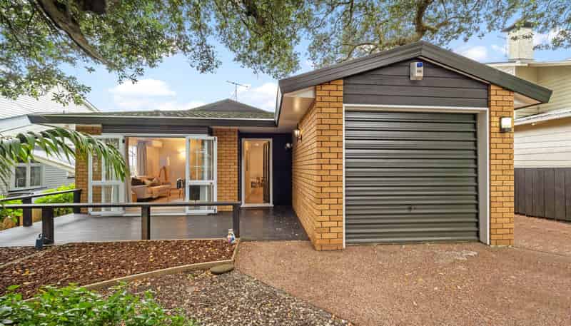 1B Oak Street, Royal Oak