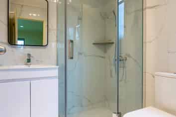 16 Cyclamen Road, Mangere