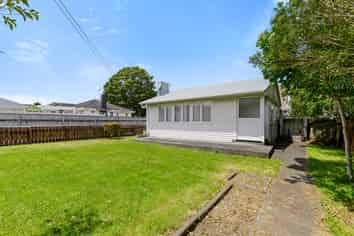 1 & 2/25 Marion Street, Silverstream