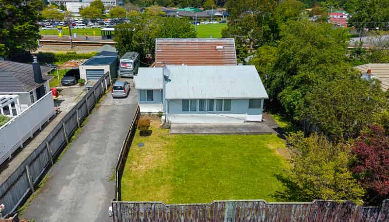 1 & 2/25 Marion Street, Silverstream