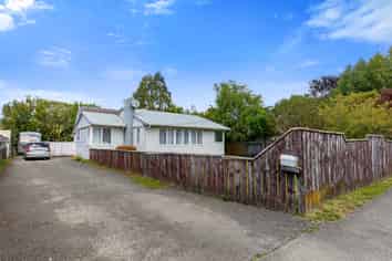 1 & 2/25 Marion Street, Silverstream