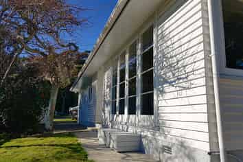 98 Melbourne Road, Island Bay