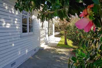 98 Melbourne Road, Island Bay