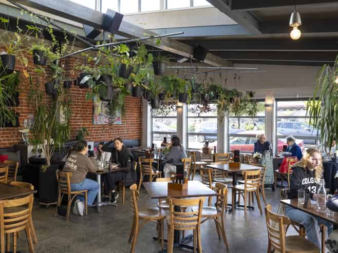 Bar - Café - Restaurant - $30k P/wk