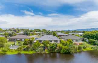 61B Guildford Drive, Paraparaumu