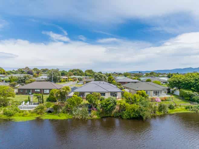 61B Guildford Drive, Paraparaumu