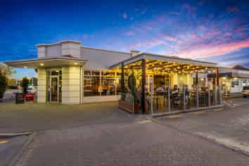 Owner Profits $390K+ Hospo Powerhouse!