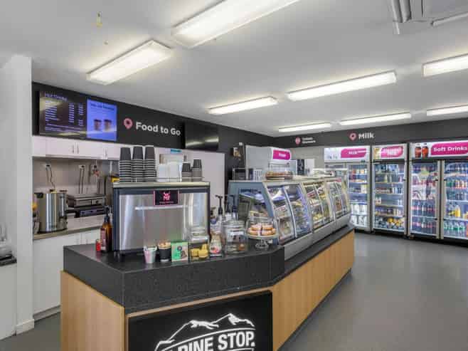 Springfield Service Centre – Business + Freehold!
