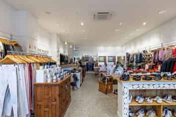 The Walk in Wardrobe, QT – Stylish & Sustainable