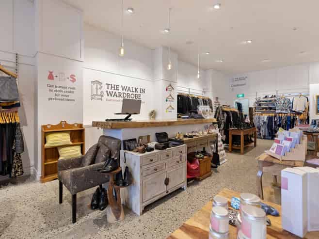 Premium fashion resale boutique - $139k earnings