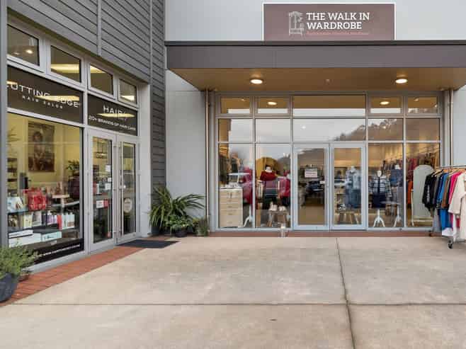 Premium fashion resale boutique - $139k earnings