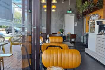 Bird The Word Charming Lakeside Café Room to Grow